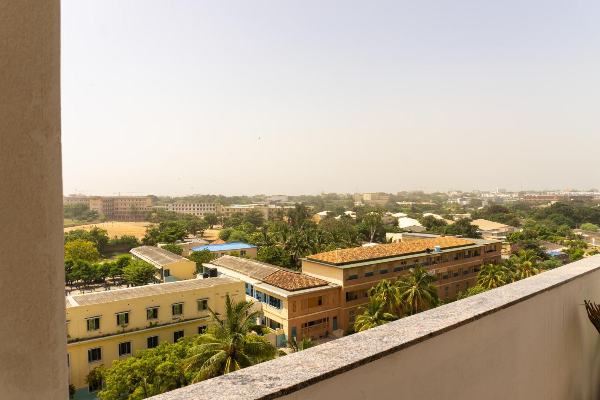 Chambres Meublees Avenue Cheikh Anta Diop Dakar Exteriör bild