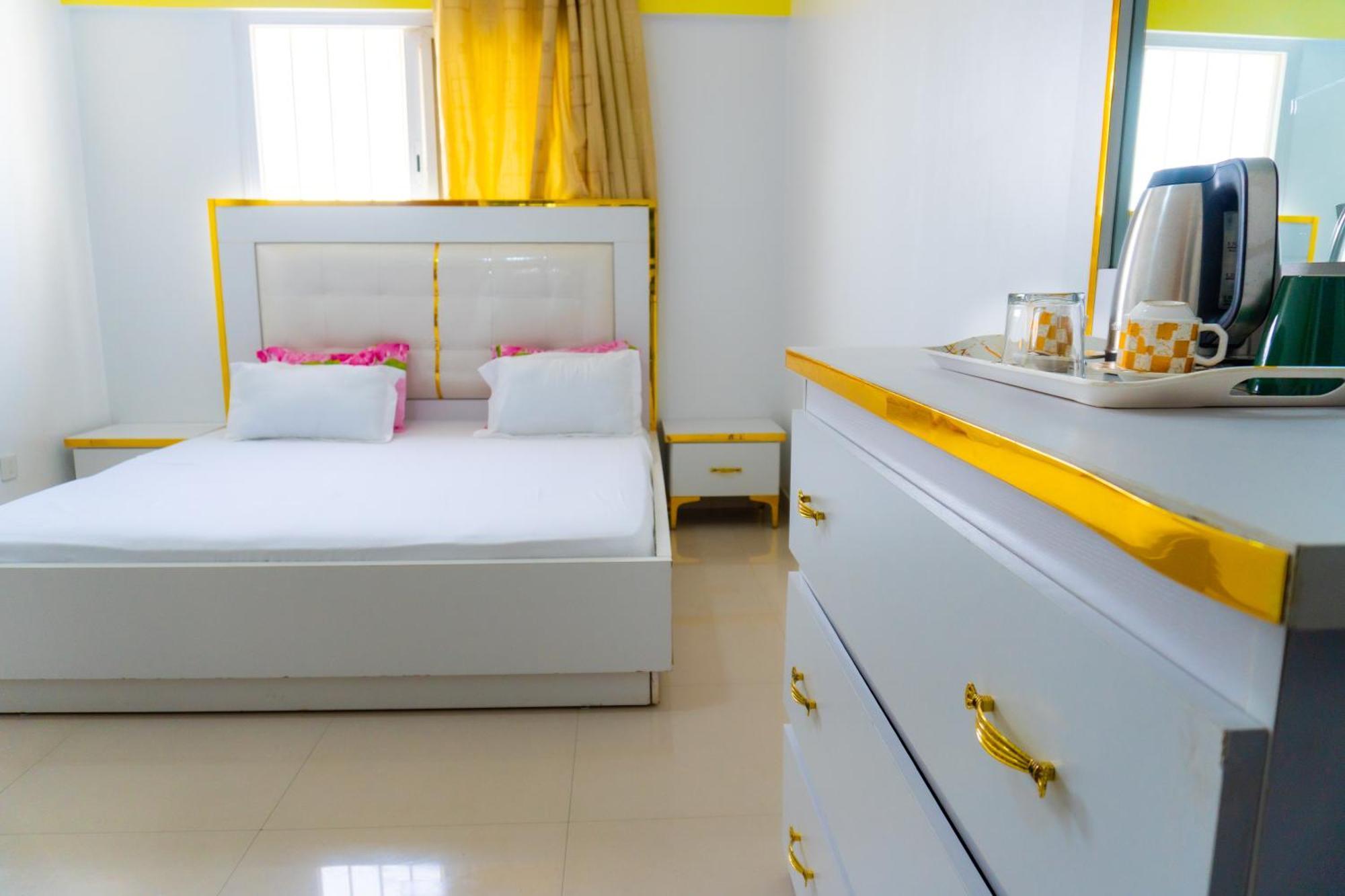 Chambres Meublees Avenue Cheikh Anta Diop Dakar Exteriör bild